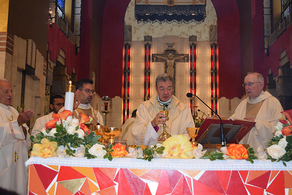 Diocese Launches Eucharistic Revival The Tablet