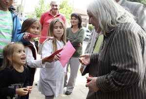 Maria Elena Bergoglio, the sister of Pope Francis, receives letters to her brother from children in Buenos Aires, Argentina. (CNS photo/Carolina Camps, Reuters) 