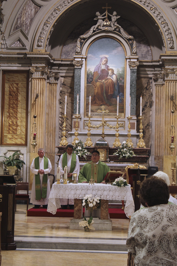 Fr_Paul_celebrating_Mass