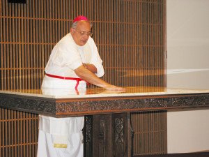 Bishop DiMarzio dedicates the altar in the new St. Anthony of Padua Church, S. Ozone Park, June 13, 2005.