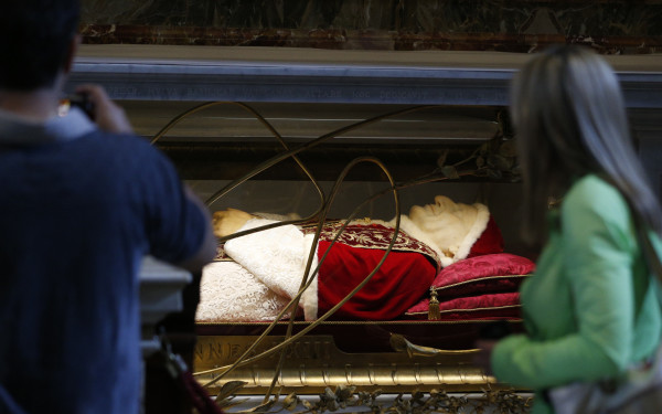 People visit tomb of Blessed John XXIII in St. Peter's Basilica at Vatican