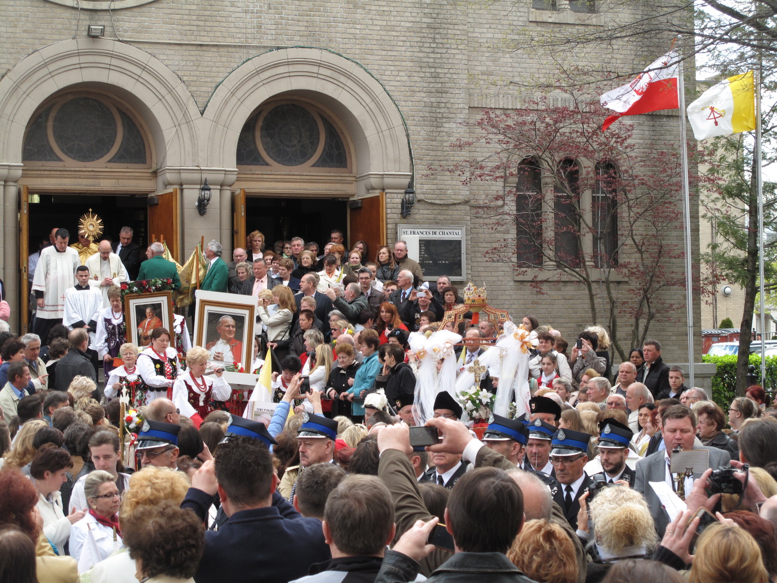 Polish, Italian Communities Process To Honor Church’s Newest Saints ...