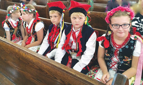 BishopWitold-CzestochowaChurch-kids