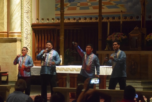 Concert-Saulog-St-Sebastian-Cebu-priest-singalong (485x324)