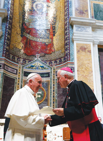 Pope Francis talks with Archbishop Joseph E. Kurtz of Louisville, Ky., president of the U.S. Conference of Catholic Bishops, at the Cathedral of St. Matthew the Apostle in Washington. (Photo © Catholic News Service/ Paul Haring)