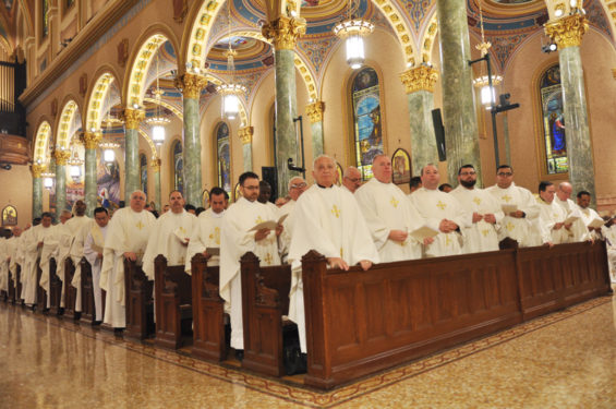 chrism-mass-priests-renew