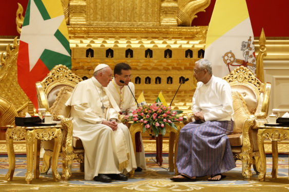 Pope Francis meets Myanmar's President Htin Kyaw during a courtesy visit in the presidential palace in Naypyitaw, Myanmar, Nov. 28. (CNS photo/Paul Haring)