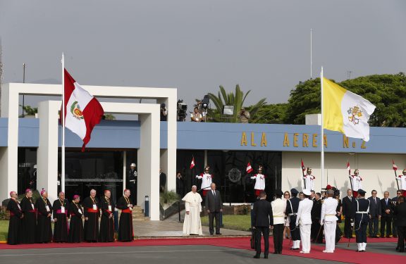 Pope Francis and Peruvian President Pedro Pablo Kuczynski attend an arrival ceremony at the Jorge Chavez International Airport in Lima, Peru, Jan. 18. (CNS photo/Paul Haring)