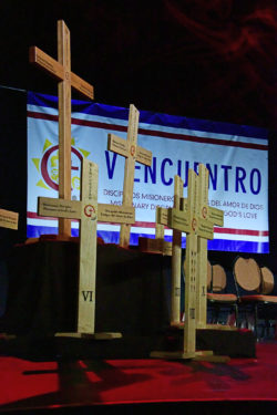 The crosses of V Encuentro that were given to diocesan delegations