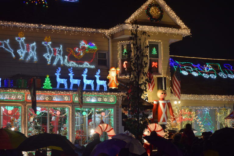 Christmas Lighting Brings Canarsie Community Together The Tablet