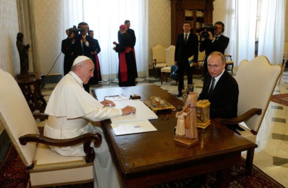 POPE MEETING PUTIN VATICAN