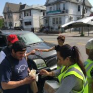 Queen of Angels Parishioners Bring Breakfast to Day Laborers