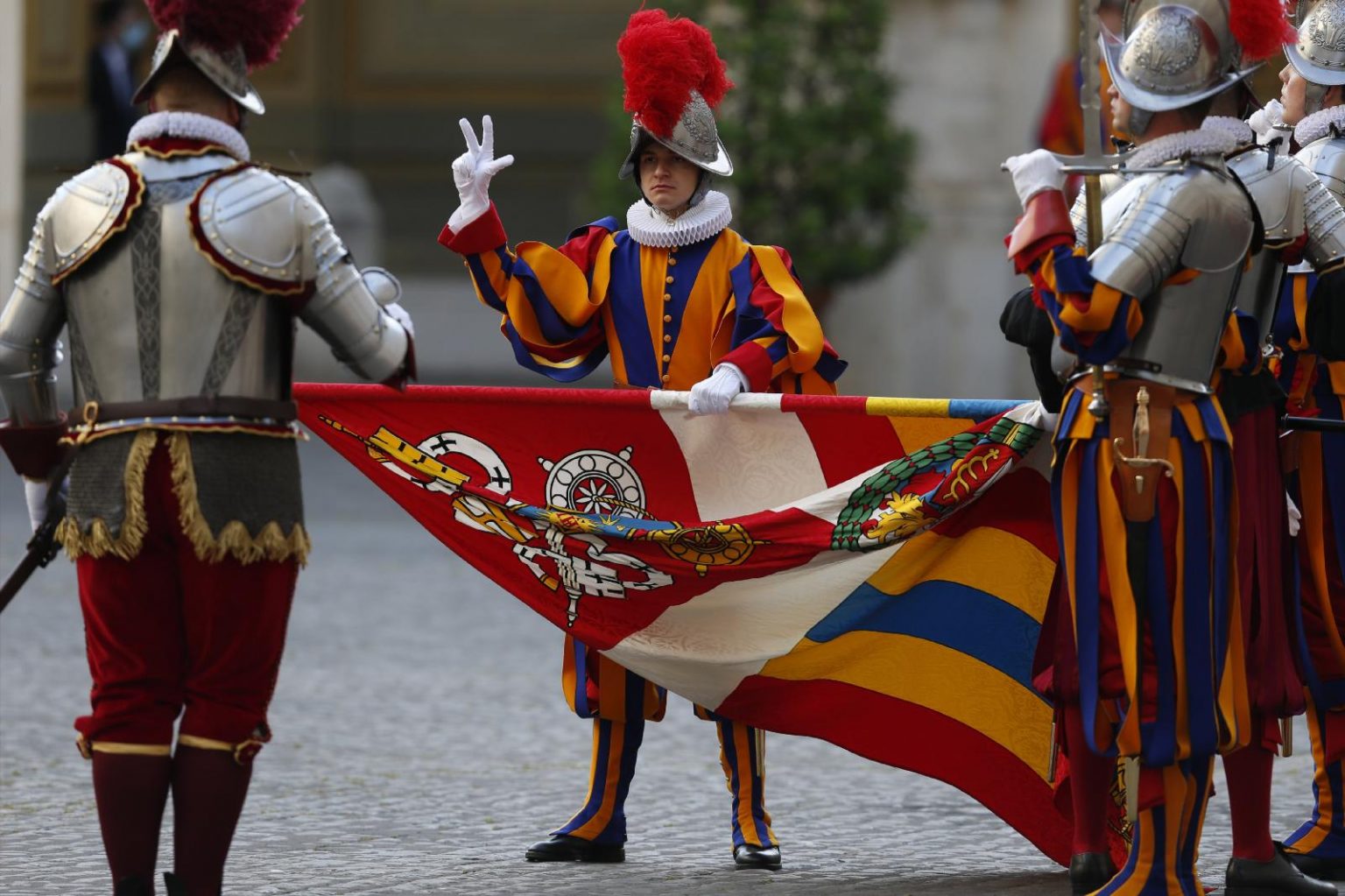 Pope Tells New Swiss Guards They Represent a Church That Welcomes - The ...