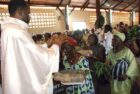 PRIEST OFFERTORY CAMEROON MASS