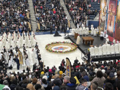 Many Thousands Gather to Celebrate Diocesan Eucharistic Revival in Flushing