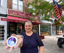 Cookies Bearing Likeness of Pope Francis Given after Mass to Rikers Island Inmates