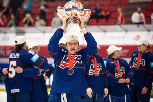 Olympic-Bound North Dakota Hockey Player Draws Strength From Faith, Devotion to St. Thérèse