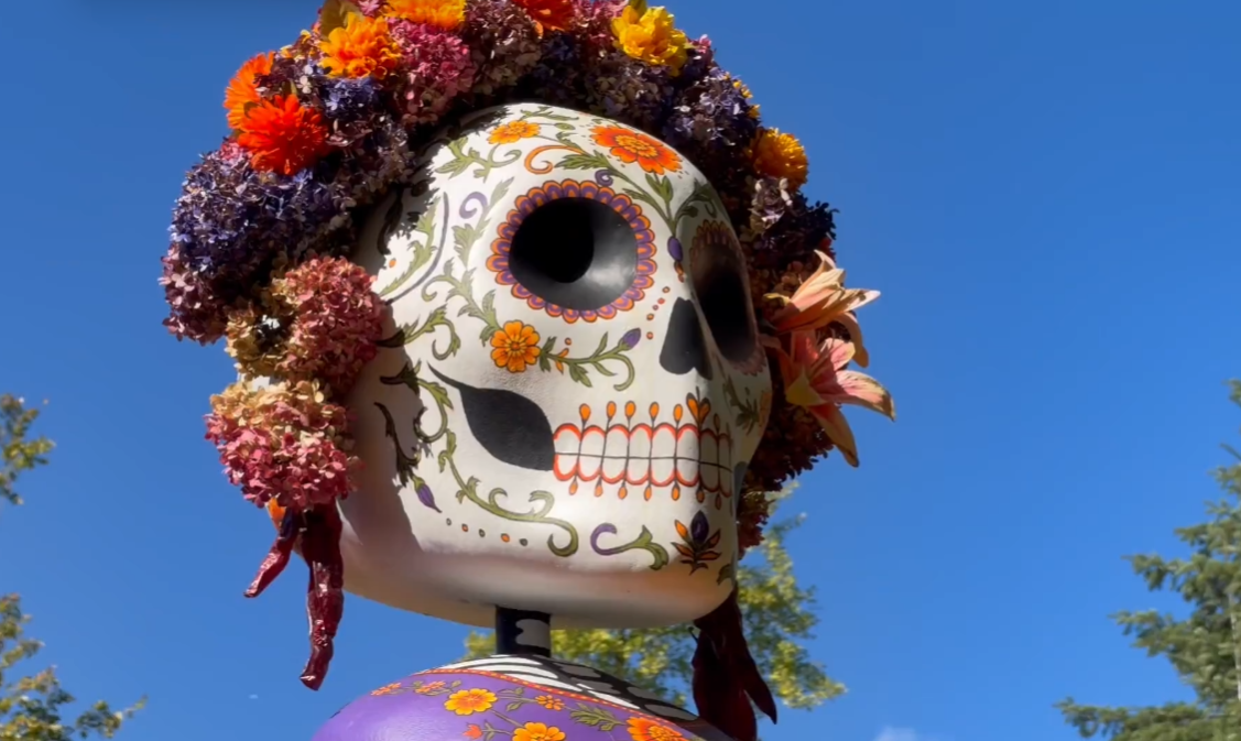 New York Botanical Garden Brings Day of the Dead to Life With Colorful Altars, Flowers, And Remembrance